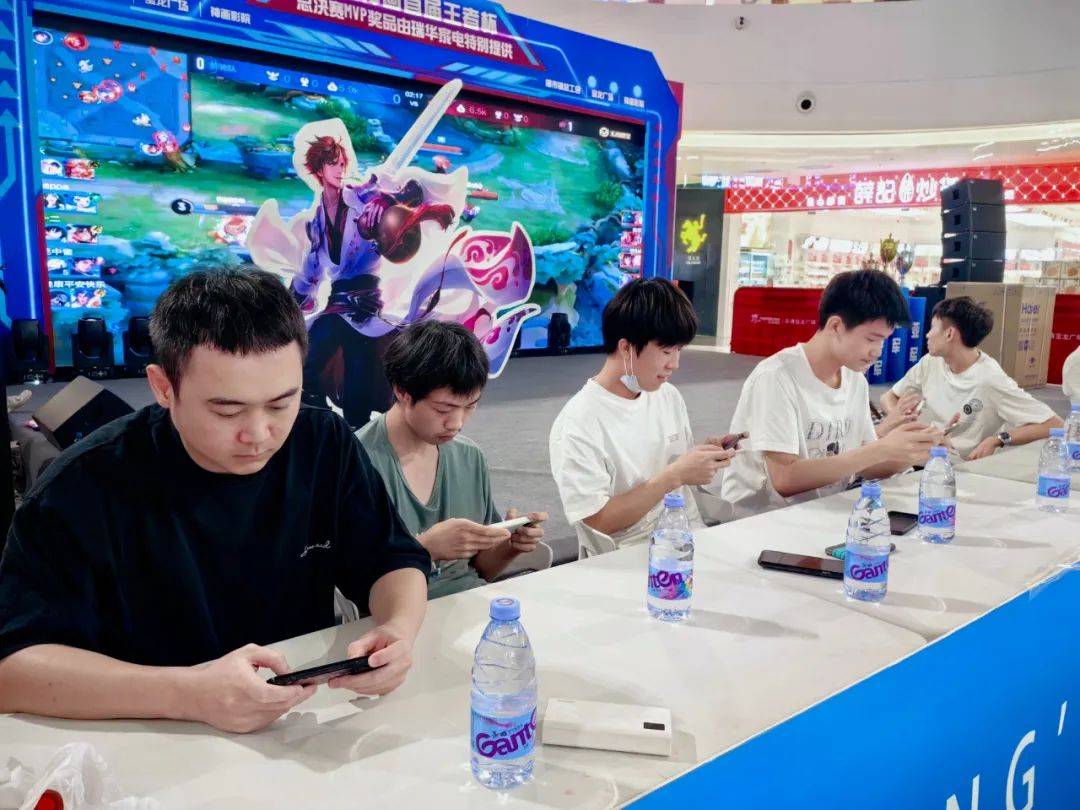 新一代补刀之王？Haichao Tsar贡献了0-1-0的数据， EDward Gaming 压制并取得了赛点