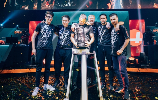 Theshy老头杯赛前群访：没什么压力，有信心夺冠